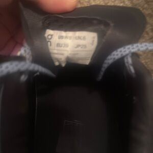 Women’s Cloud Monster 
Size 8